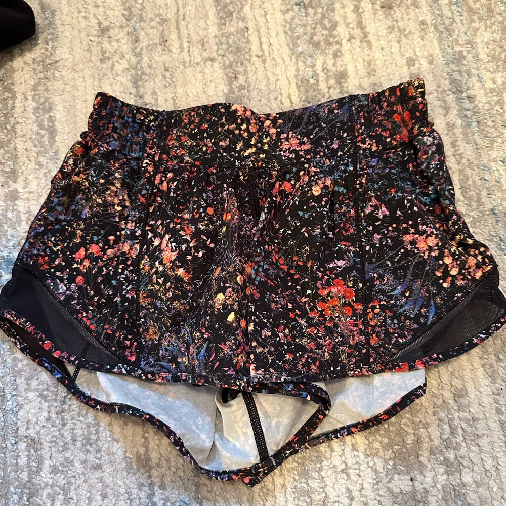 Lululemon hotty hot